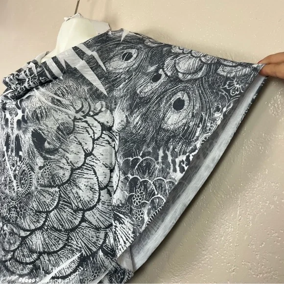 5 for $30 One world Women gray white floral blouse size M - Picture 9 of 16